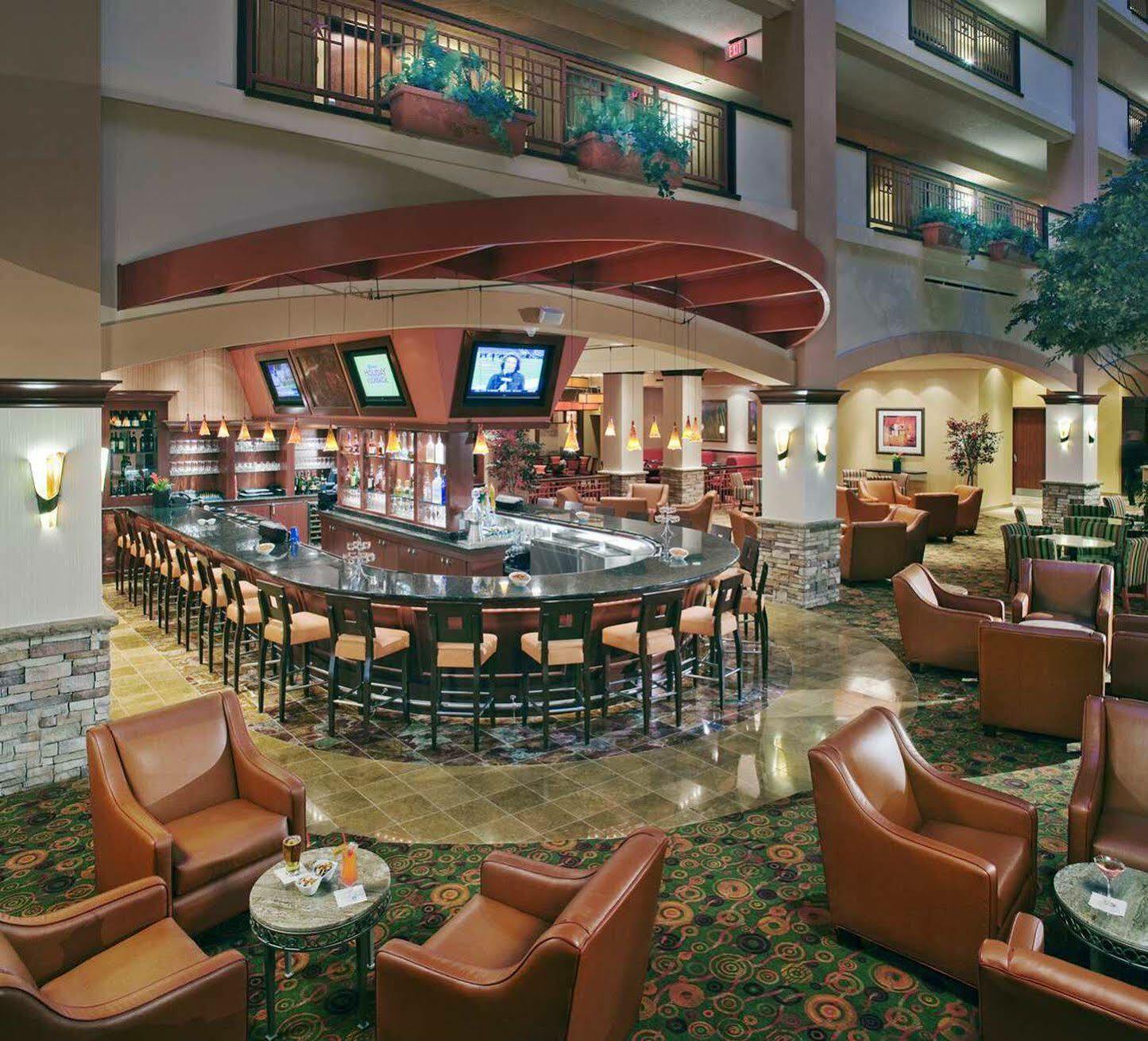 Embassy Suites San Marcos Hotel Conference Center Bagian luar foto